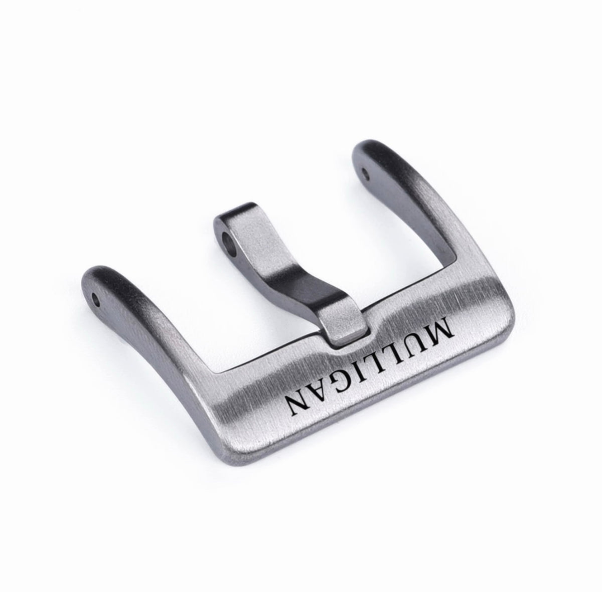 Brushed steel buckle engraved Mulligan